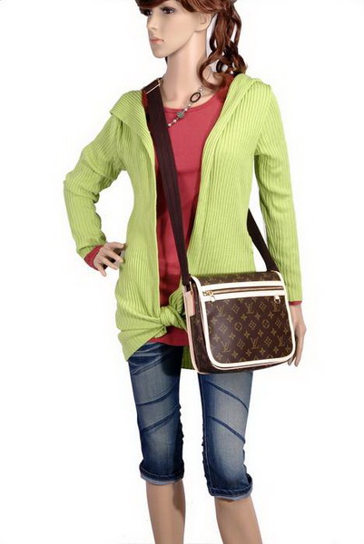 Louis Vuitton Monogram Canvas Messenger PM Bosphore M40106